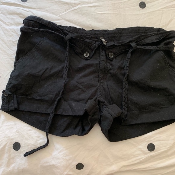 💙 Black Shorts with Waist Tie - Picture 2 of 7